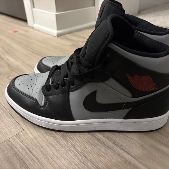 Retro Air Jordan 1 - Picture 3 of 4
